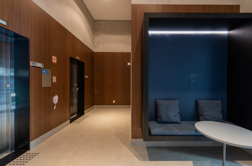 Hall Social com Pé Direito Duplo de 5,40m- Studios Residenciais (Foto do local)