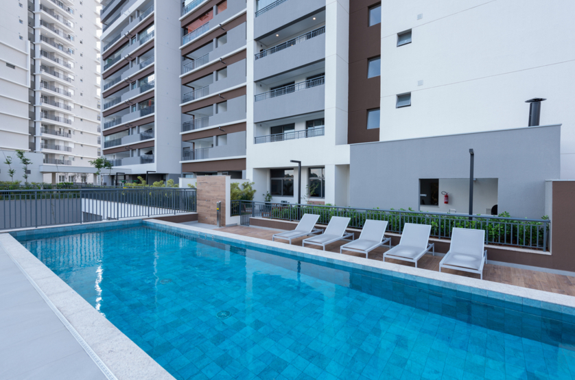 Piscina Adulto e Solarium - Studios Residenciais (Foto do local)