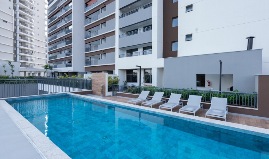 Piscina Adulto e solarium - Studios Residenciais (Foto do local)
