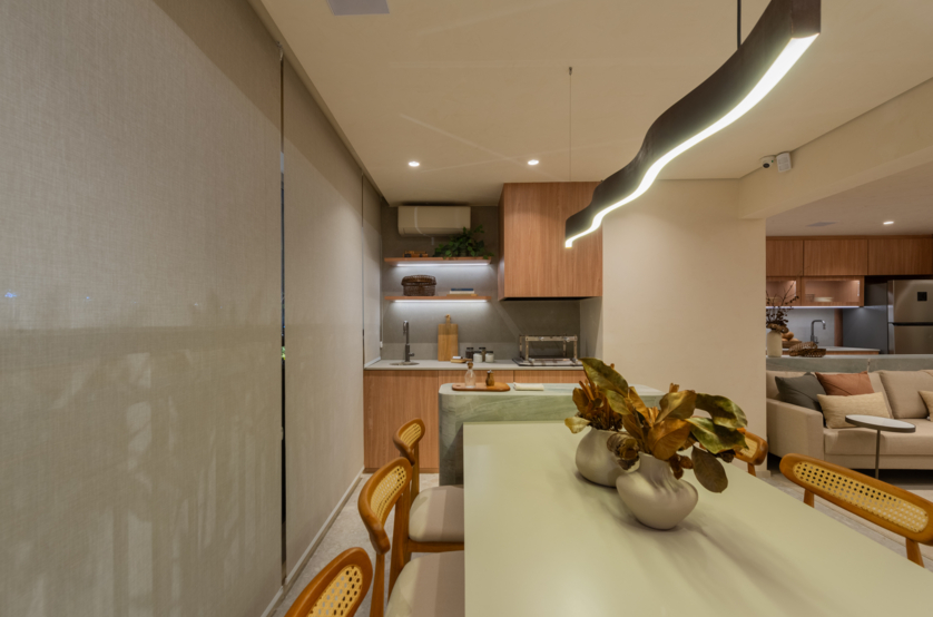 Terraço com churrasqueira a carvão - 83m² (Foto do decorado)