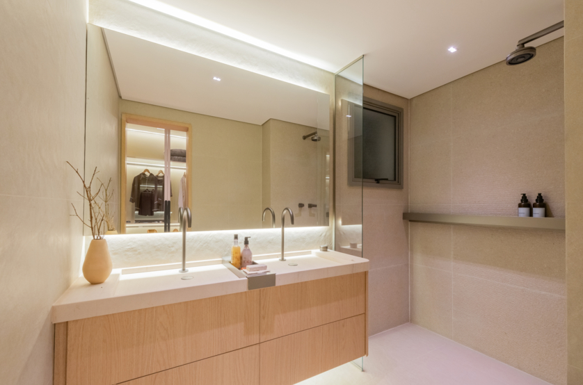 Banheiro da suíte principal - apto de 120m² (Foto do decorado)
